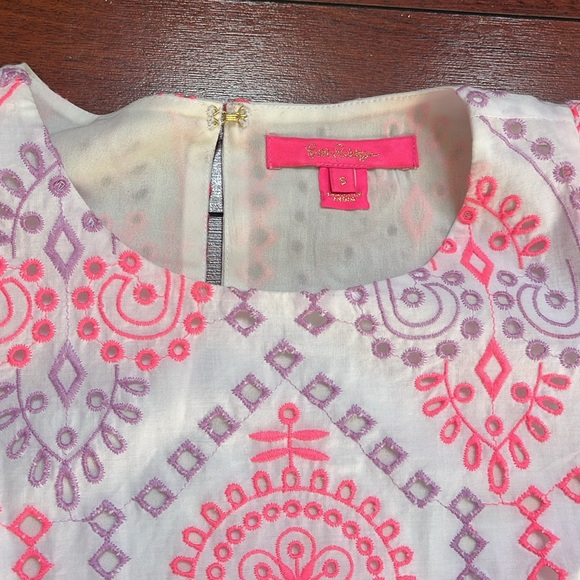 Lilly Pulitzer eyelet embroidered top. Size small - Picture 2 of 5
